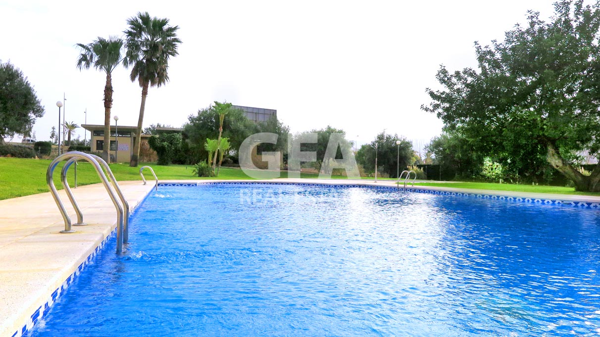 apartments-for-sale-benidorm-kronos-building-swimming-pool